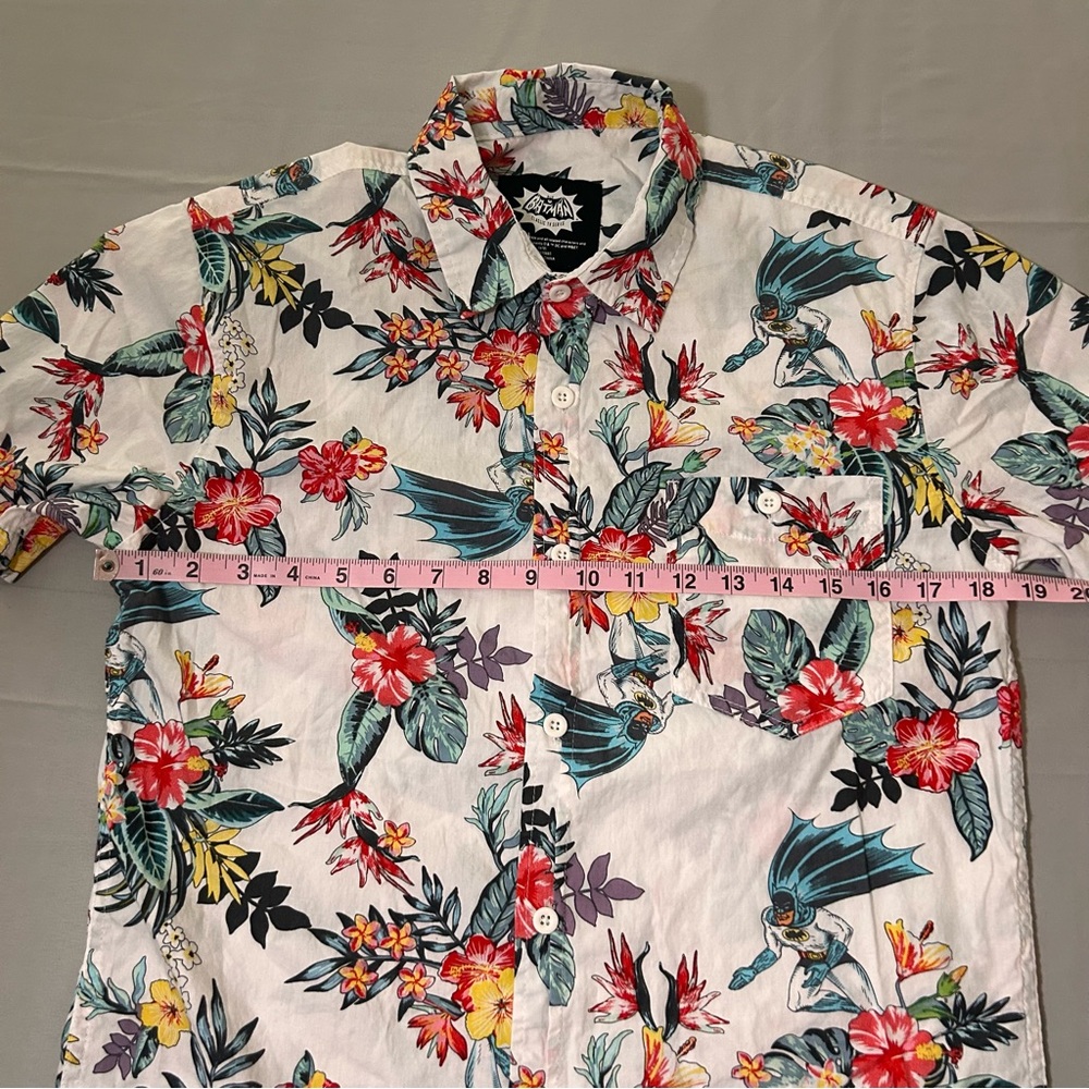 Batman Classic TV Series Hawaiian Shirt Mens Small Floral Short Sleeve Button Up - Picture 3 of 7